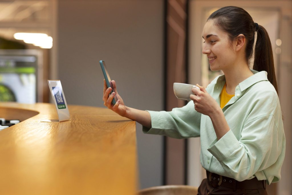 medium shot woman restaurant 2048x1365